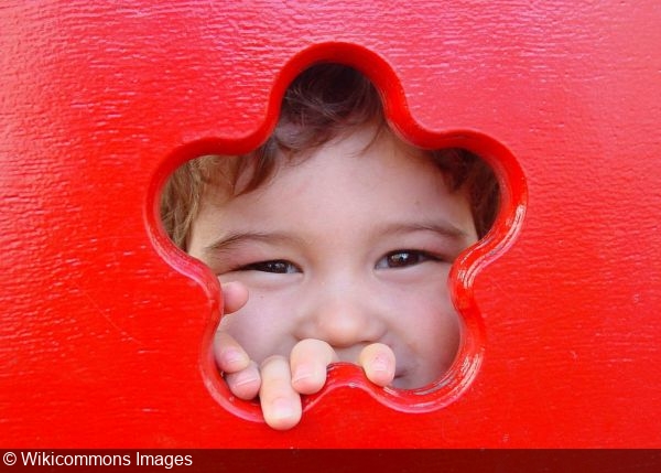 Looking at Old Photos Makes Us Happier